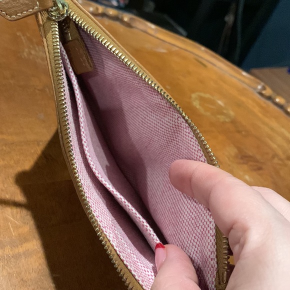Dooney & Bourke wristlet - Picture 6 of 6
